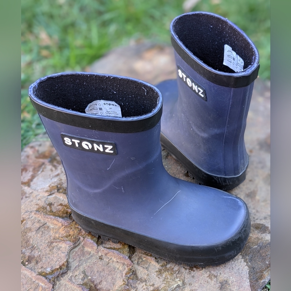 Stonz Toddler Waterproof Rain Boots Size 6